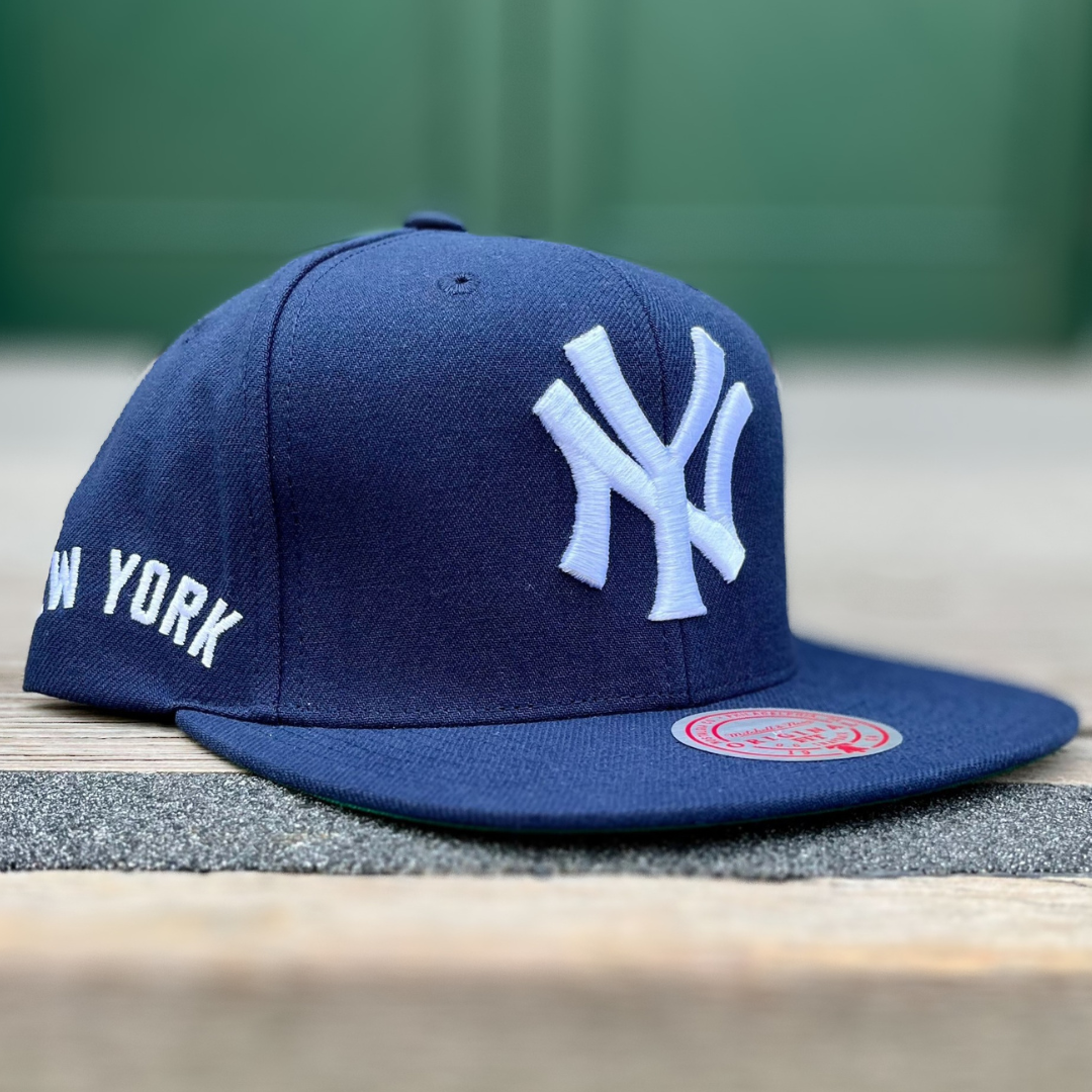 Men's New York Yankees Mitchell & Ness Navy Cooperstown Collection  Evergreen Snapback Hat
